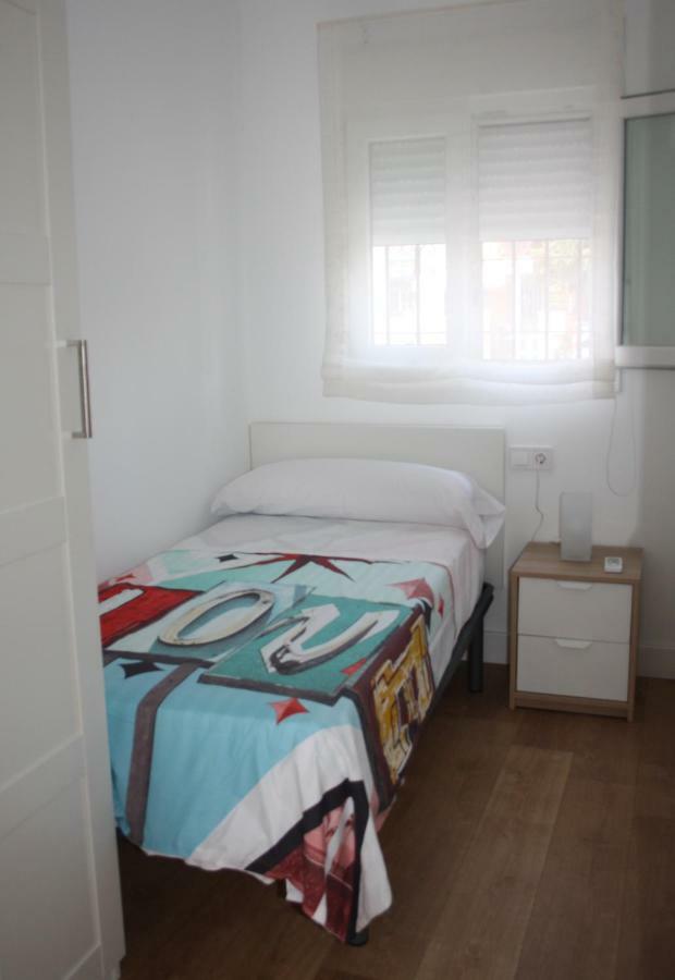 Apartamentos Angelita Plaza Beach Malaga Luaran gambar