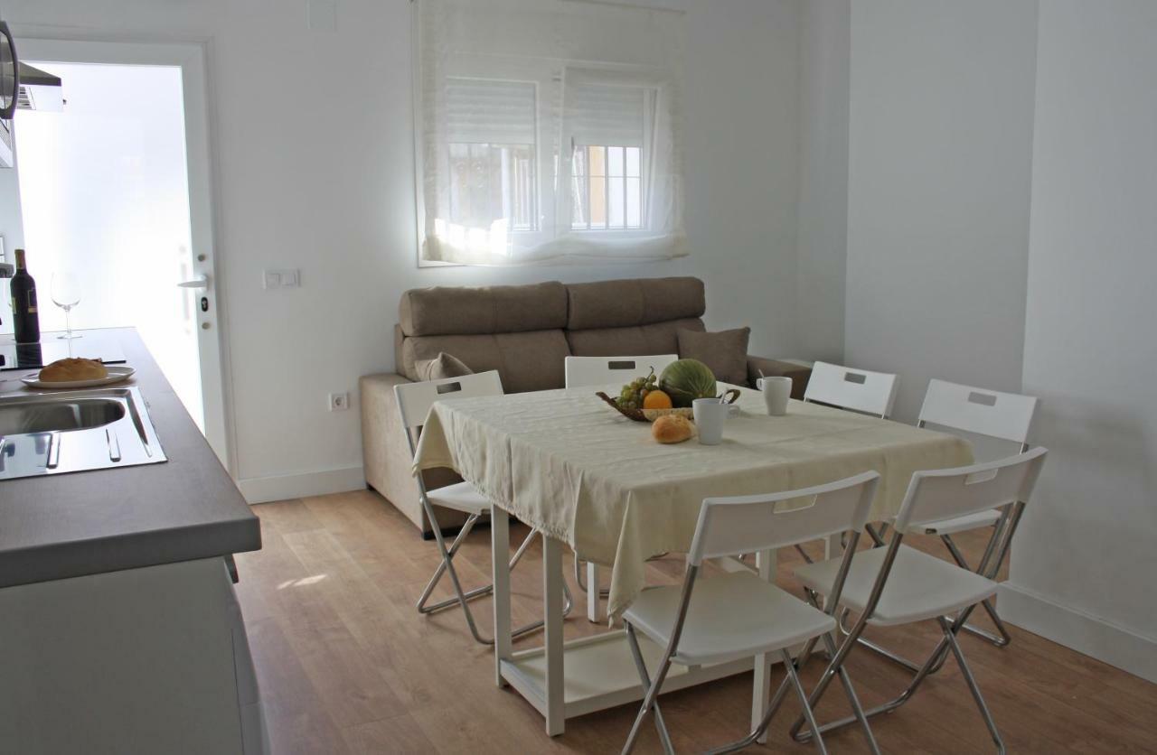 Apartamentos Angelita Plaza Beach Malaga Luaran gambar