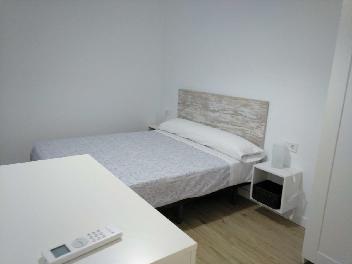 Apartamentos Angelita Plaza Beach Malaga Luaran gambar