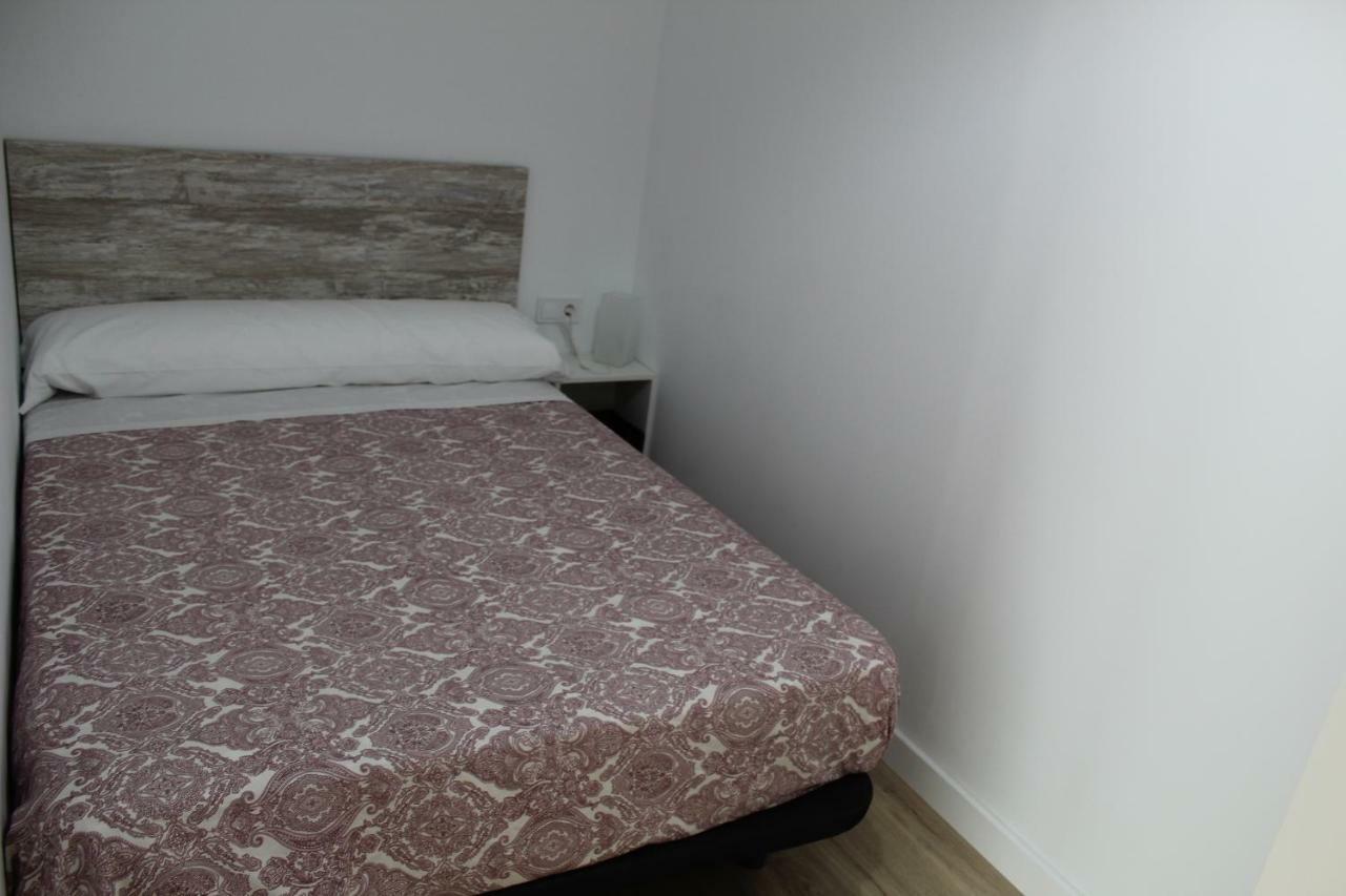 Apartamentos Angelita Plaza Beach Malaga Luaran gambar