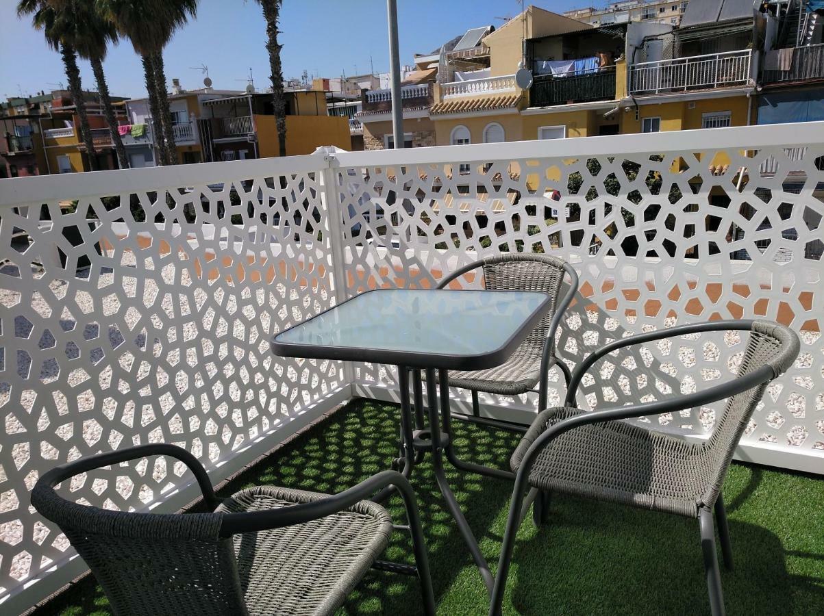 Apartamentos Angelita Plaza Beach Malaga Luaran gambar